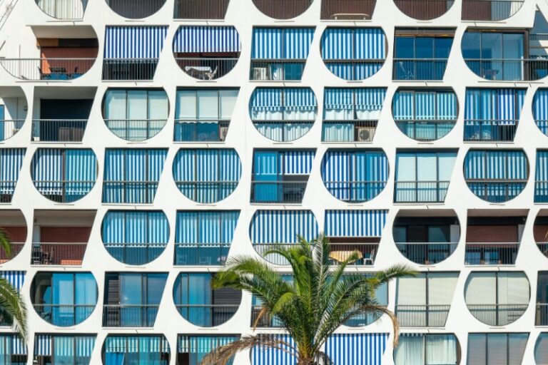 A Guide to Cerulean Blue: Definition, Meaning and Recommended ...